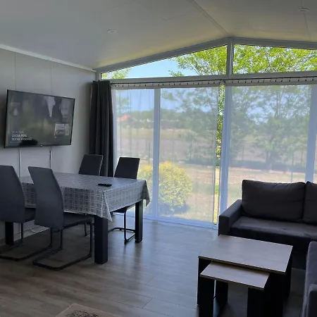 펜션 Near Szczecin Lagoon *